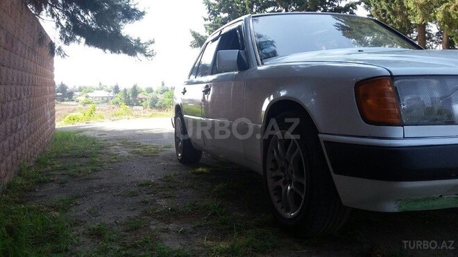 Mercedes E 200 1990, 376,409 km - 2.0 l - Cəlilabad