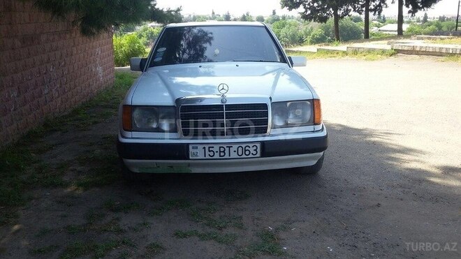 Mercedes E 200 1990, 376,409 km - 2.0 l - Cəlilabad