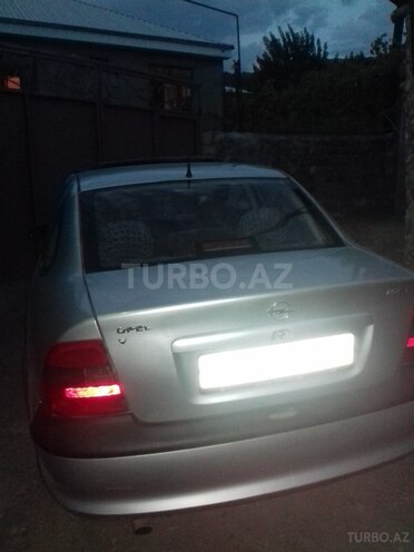 Opel Vectra 1997, 44,444 km - 2.0 l - Qax
