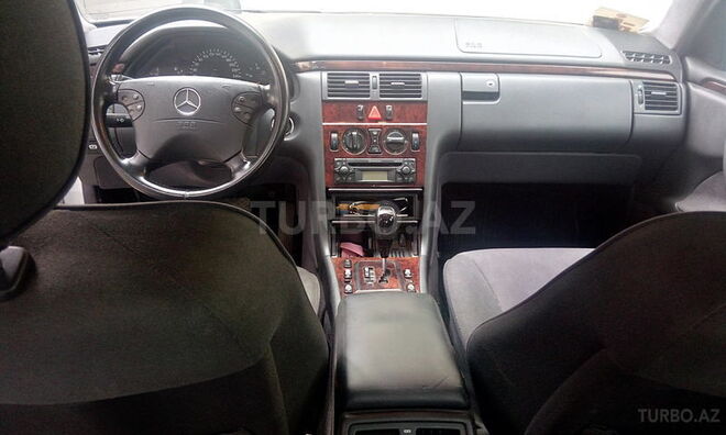Mercedes E 220 2000, 285,000 km - 2.2 l - Bakı