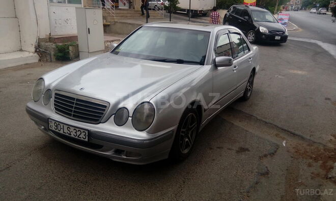 Mercedes E 220 2000, 285,000 km - 2.2 l - Bakı