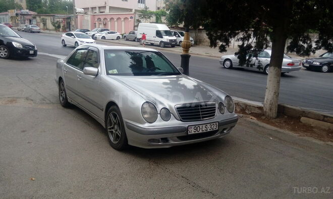 Mercedes E 220 2000, 285,000 km - 2.2 l - Bakı