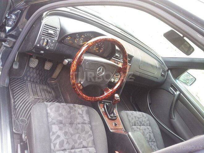 Mercedes C 180 1999, 290,000 km - 1.8 l - Gəncə