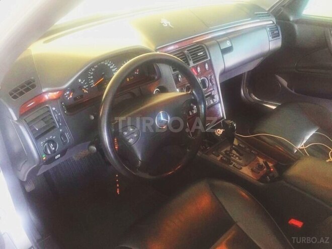 Mercedes E 240 2000, 269,000 km - 2.6 l - Bakı