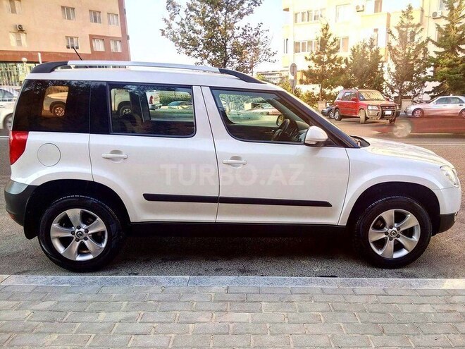 Skoda Yeti 2011, 135,000 km - 1.2 л - Bakı