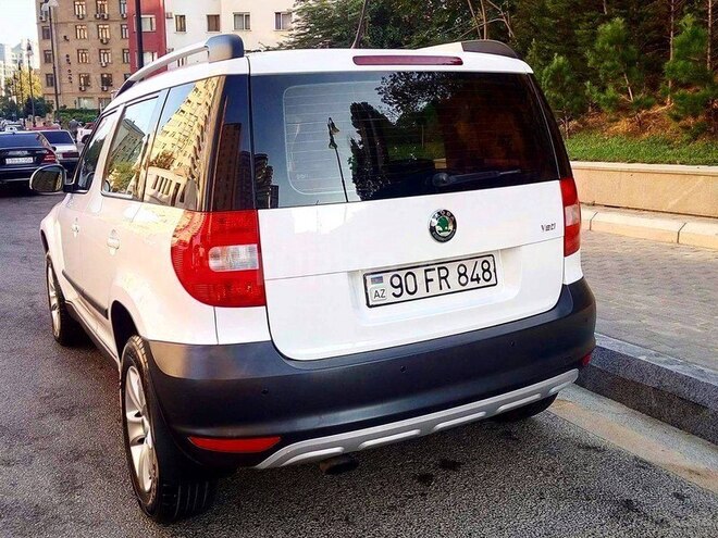 Skoda Yeti 2011, 135,000 km - 1.2 л - Bakı