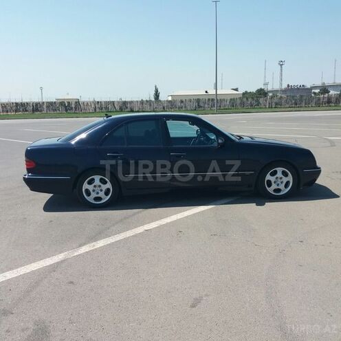 Mercedes E 240 2002, 143,997 km - 2.4 l - Bakı