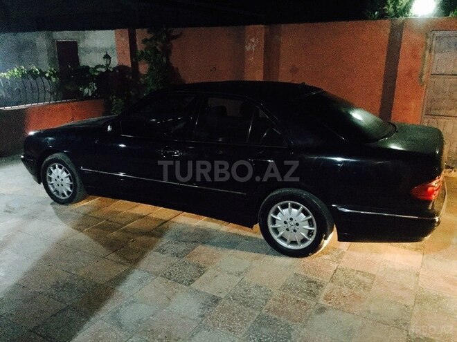 Mercedes E 240 2001, 186,000 km - 2.4 l - Bakı