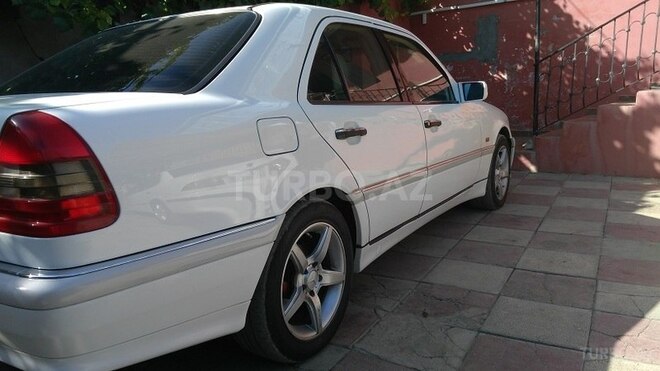 Mercedes C 230 1997, 243,000 km - 2.3 l - Bakı