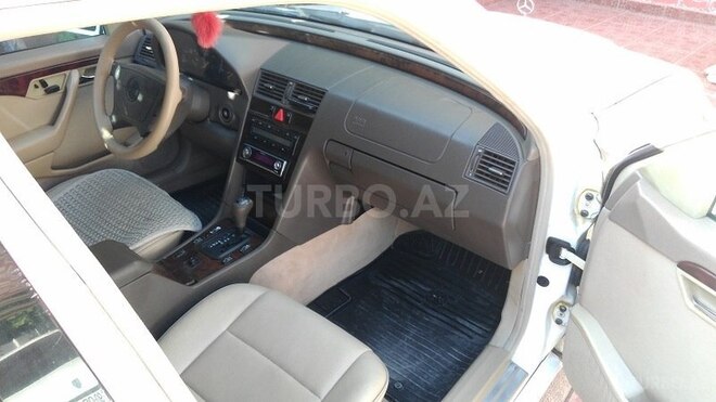 Mercedes C 230 1997, 243,000 km - 2.3 l - Bakı