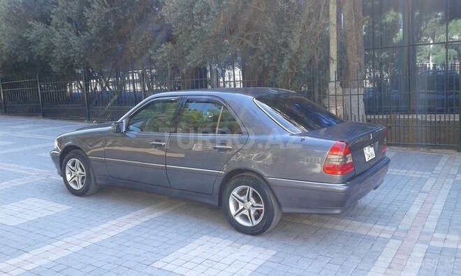 Mercedes C 220 1996, 173,000 km - 2.2 л - Sumqayıt