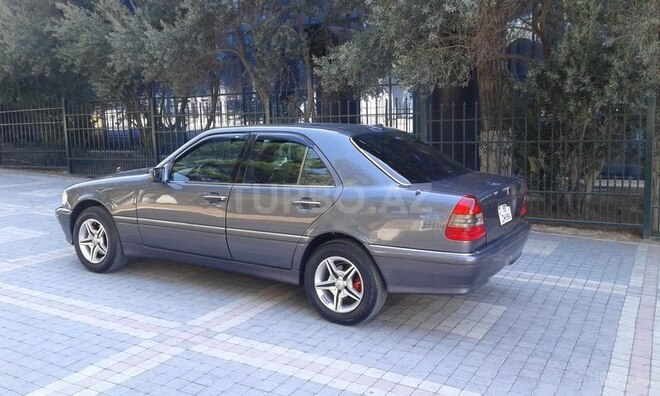 Mercedes C 220 1996, 173,000 km - 2.2 л - Sumqayıt