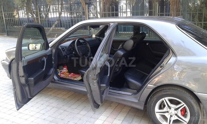 Mercedes C 220 1996, 173,000 km - 2.2 л - Sumqayıt