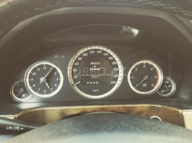 Mercedes E 250 2009, 263,900 km - 2.5 l - Bakı