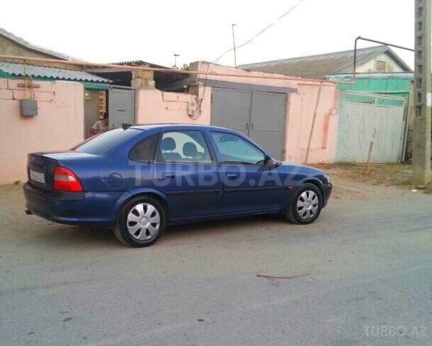 Opel Vectra 1997, 150,000 km - 2.0 l - Sumqayıt