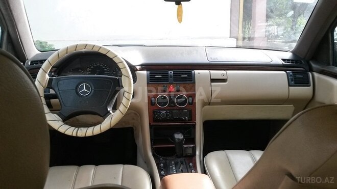 Mercedes E 230 1996, 359,000 km - 2.3 l - Bakı