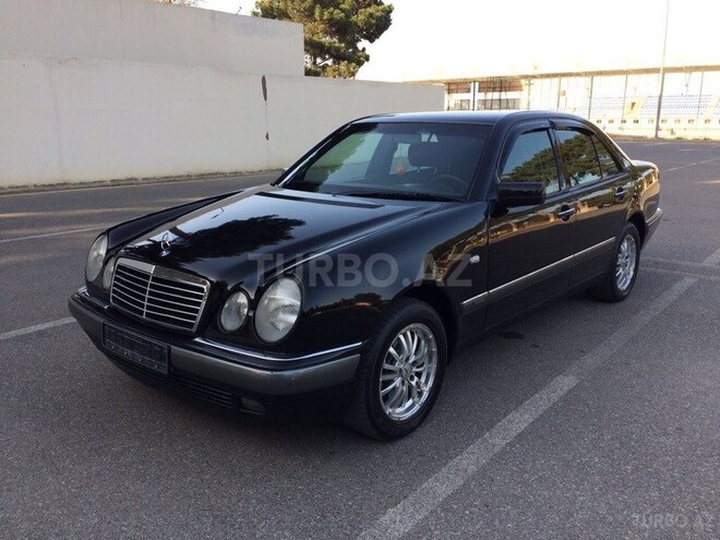 Mercedes E 240 1997, 329,000 km - 2.4 l - Sumqayıt