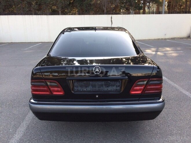Mercedes E 240 1997, 329,000 km - 2.4 l - Sumqayıt
