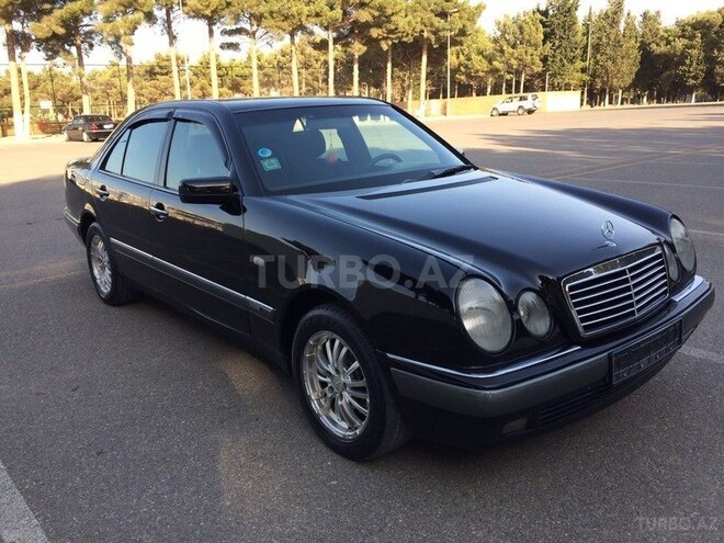 Mercedes E 240 1997, 329,000 km - 2.4 l - Sumqayıt