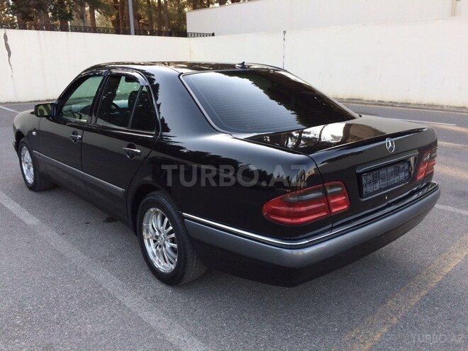 Mercedes E 240 1997, 329,000 km - 2.4 l - Sumqayıt