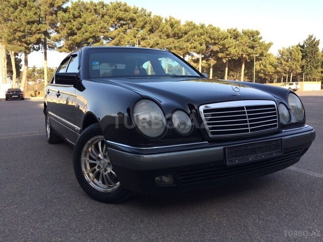 Mercedes E 240 1997, 329,000 km - 2.4 l - Sumqayıt
