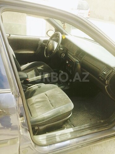 Opel Vectra 1996, 200,000 km - 1.6 l - Bakı