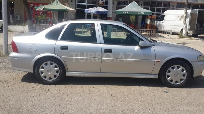 Opel Vectra 1999, 288,000 km - 1.6 l - Qazax