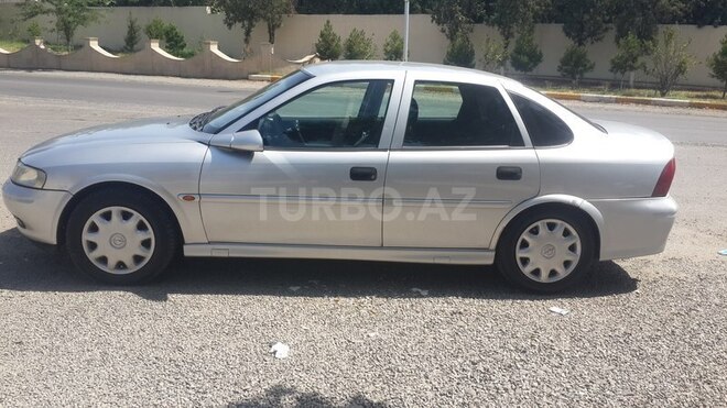 Opel Vectra 1999, 288,000 km - 1.6 l - Qazax