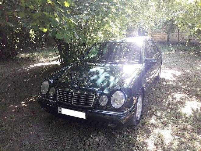 Mercedes E 280 1998, 230,000 km - 2.8 l - Bakı