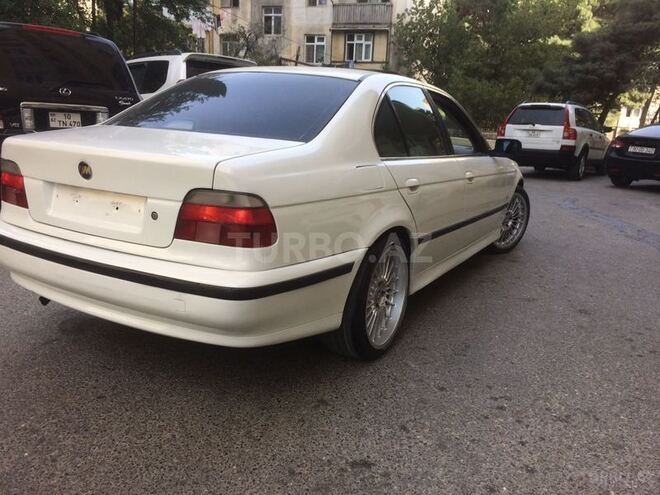 BMW 528 2001, 198,654 km - 2.8 l - Bakı