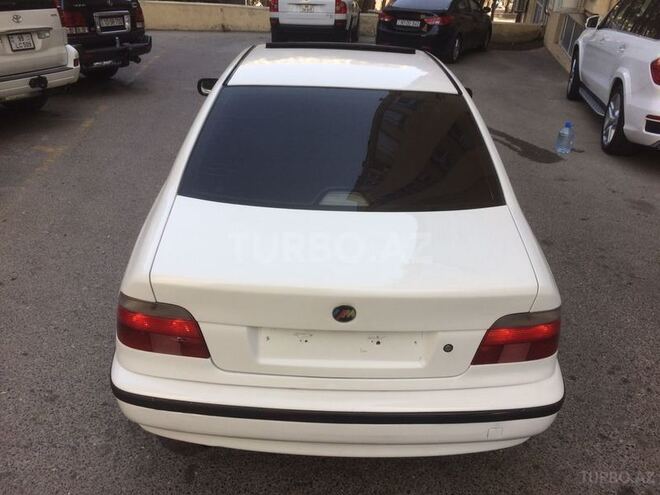 BMW 528 2001, 198,654 km - 2.8 l - Bakı