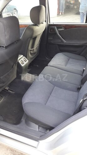 Mercedes E 220 2001, 250,000 km - 2.2 l - Bakı