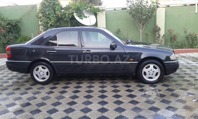 Mercedes C 220 1995, 318,000 km - 2.2 л - Bakı