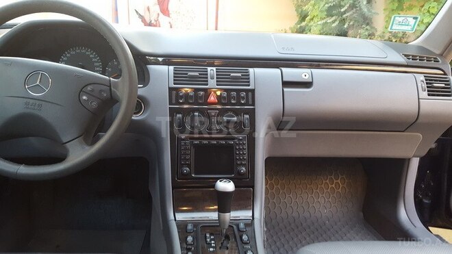 Mercedes E 270 2000, 241,000 km - 2.7 l - Bakı