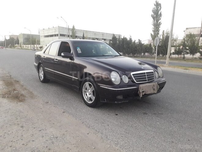 Mercedes E 220 2001, 200,000 km - 2.2 l - Sumqayıt