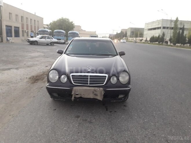 Mercedes E 220 2001, 200,000 km - 2.2 l - Sumqayıt