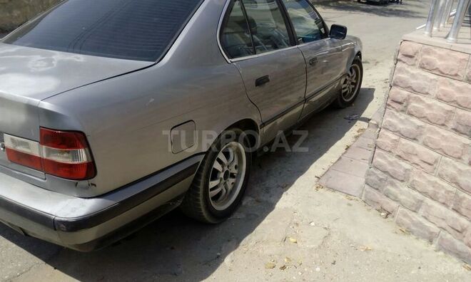 BMW 535 1988, 555,550 km - 3.5 l - Bakı