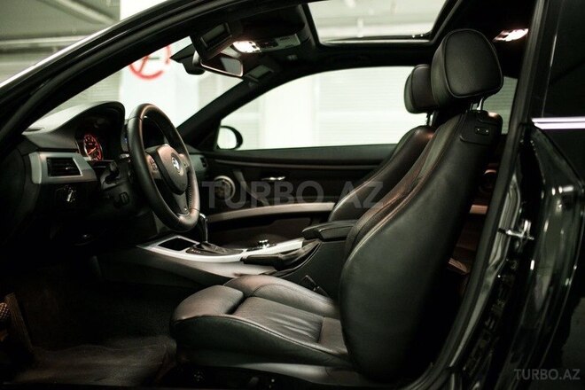 BMW 330 2009, 102,304 km - 3.0 l - Bakı