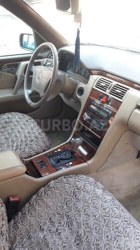 Mercedes E 320 1998, 287,000 km - 3.2 l - Bakı