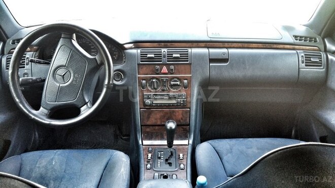 Mercedes E 240 1998, 332,850 km - 2.4 l - Bakı