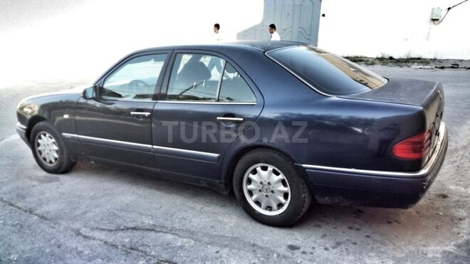 Mercedes E 240 1998, 332,850 km - 2.4 l - Bakı