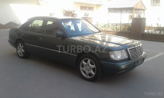 Mercedes E 220 1994, 235,000 km - 2.2 l - Bakı