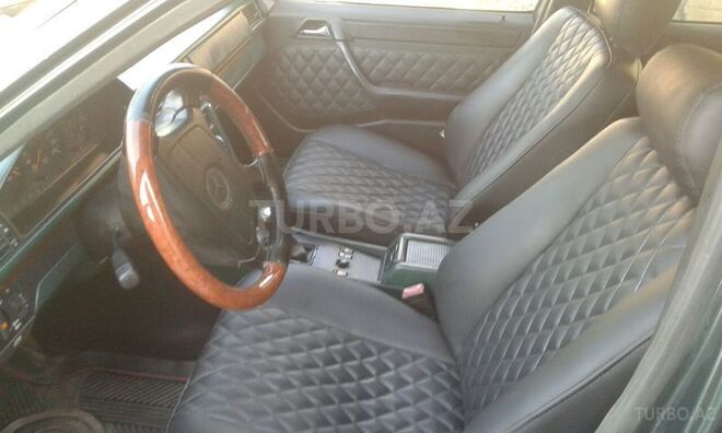 Mercedes E 220 1994, 235,000 km - 2.2 l - Bakı