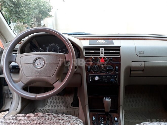 Mercedes C 230 1999, 235,000 km - 2.3 l - Bakı