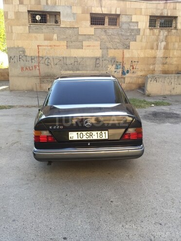 Mercedes E 220 1994, 430,567 km - 0.2 l - Mingəçevir