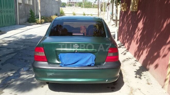 Opel Vectra 1997, 235,000 km - 2.0 l - Bakı