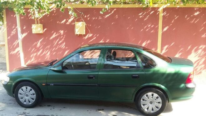 Opel Vectra 1997, 235,000 km - 2.0 l - Bakı