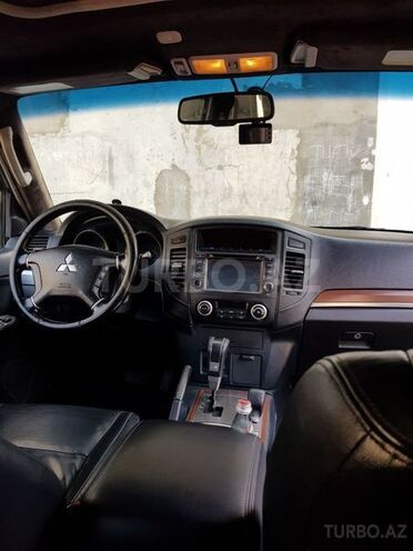 Mitsubishi Pajero 2006, 189,000 km - 3.0 l - Bakı