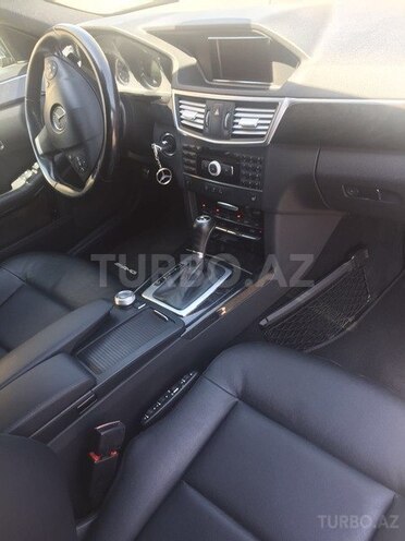 Mercedes E 250 2010, 94,000 km - 2.5 l - Bakı