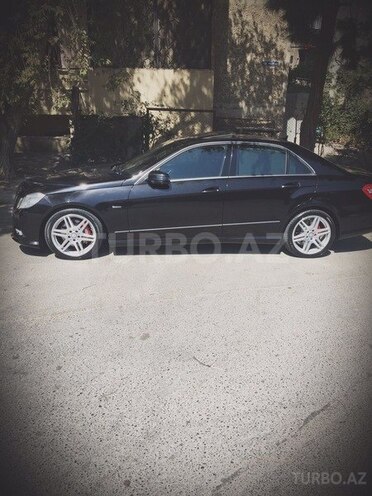 Mercedes E 250 2010, 94,000 km - 2.5 l - Bakı